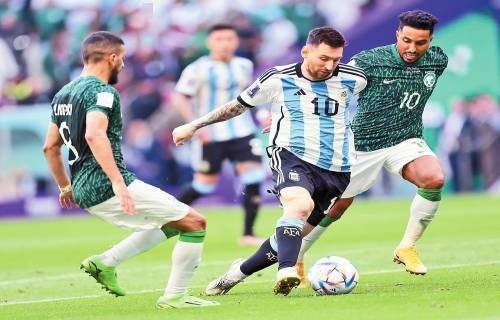 国足VS澳大利亚！董路称塞鸟一定出场，最好结果：印尼巴林战平